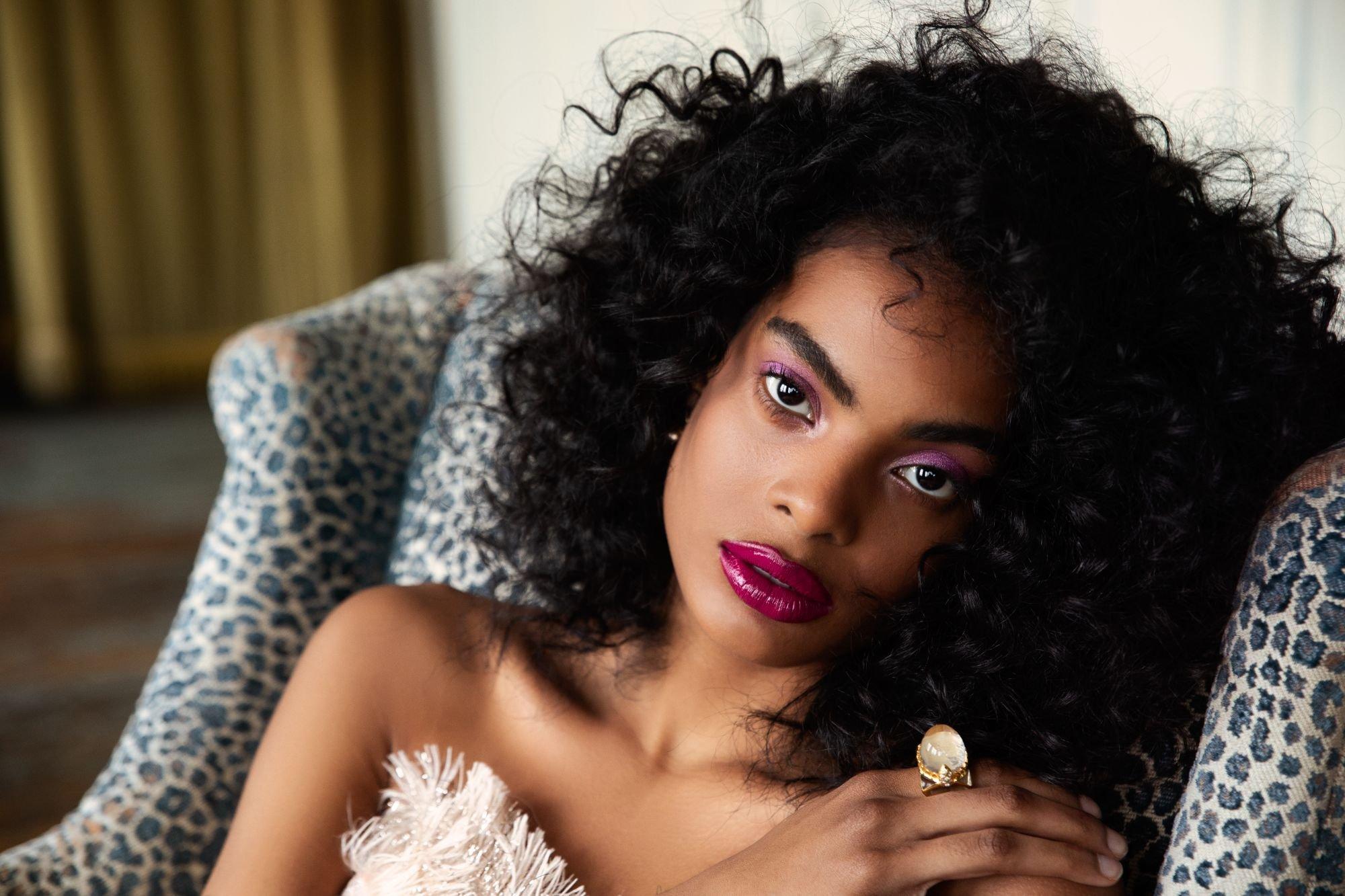 carousel-hero-element image-0